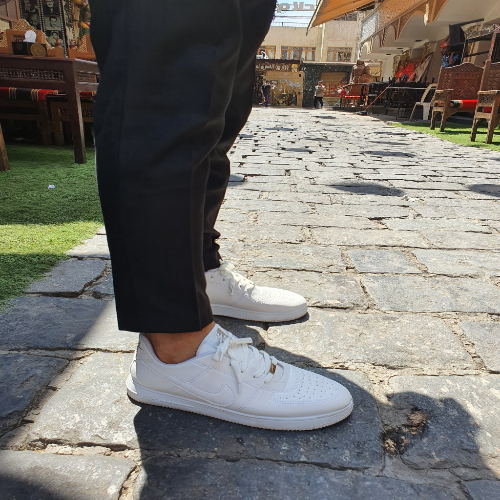 Flat shoe